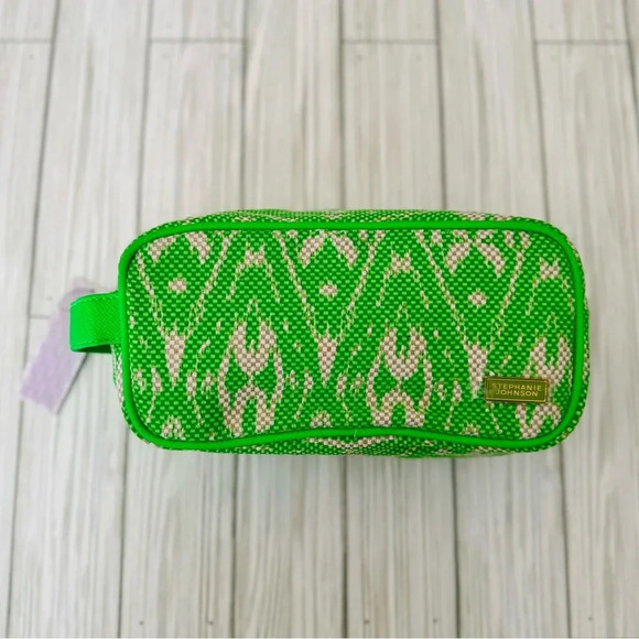 NWT | Stephanie Johnson | Make-Up Toiletry Travel Bag Green Ikat Print - Picture 1 of 4